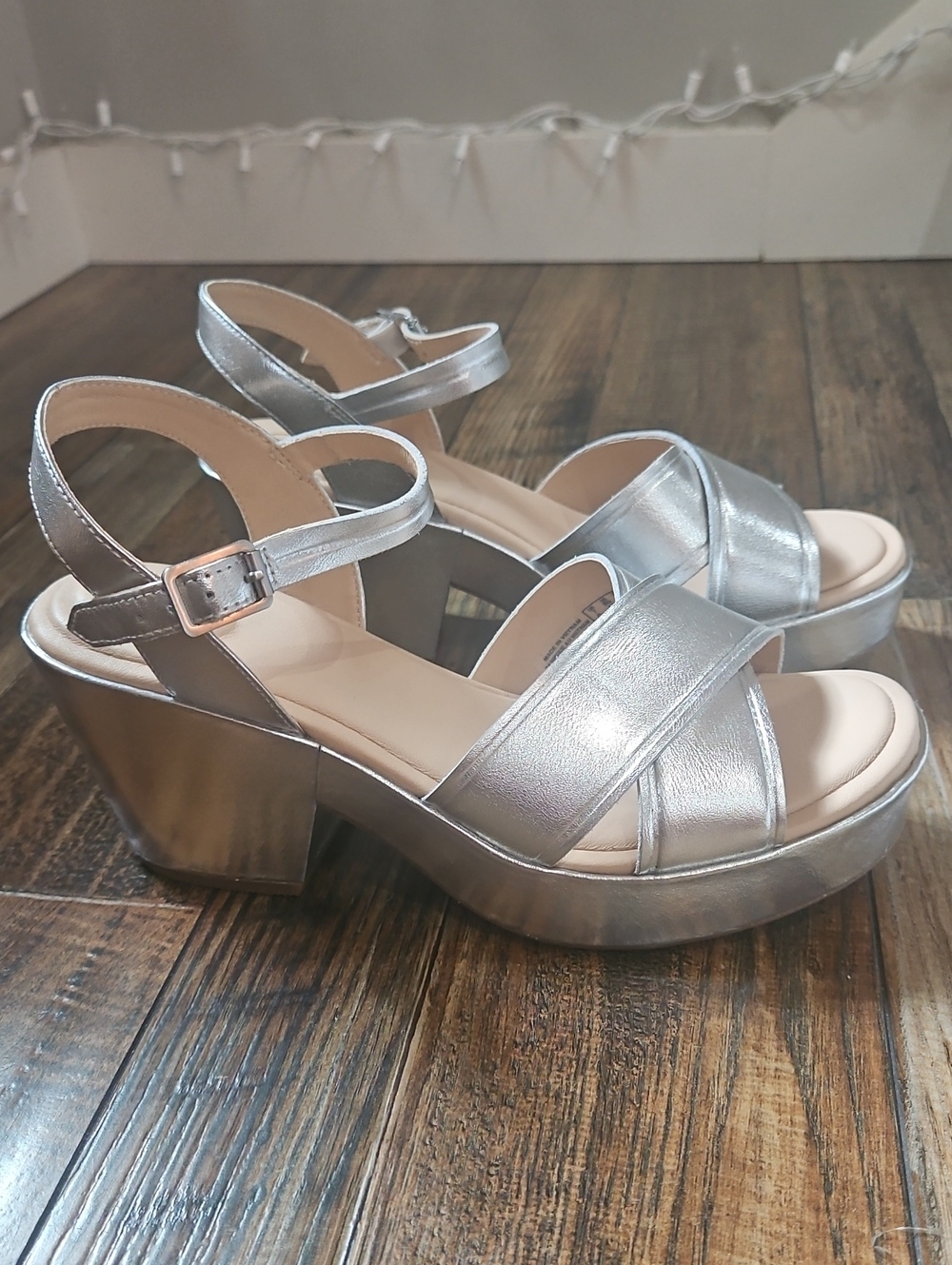Clarks Women's Silver Chunky Block Heel Metallic Platform Sandal Size 9.5